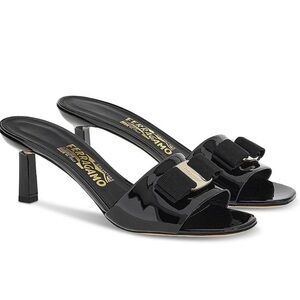 New Salvatore Ferragamo Women's Glo Sandals 55 Shoes Size 7 Black